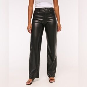 Abercrombie & Fitch Curve Love The 90s Ultra High Rise Vegan Leather Pant Sz 28